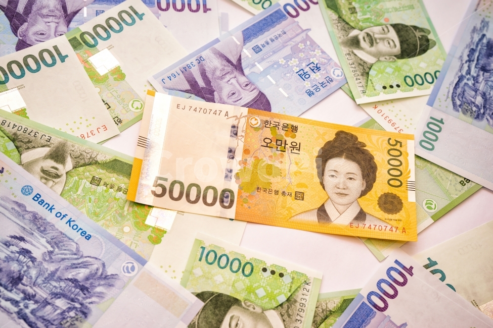 돈,화폐,세뱃돈,지폐,문화,한국,동양,가치,현금,자산,저축,저금,금융,통화,원화,만원,오만원,천원,패턴,백그라운드,흰색,녹색,황색,화이트,컨셉,금액,지출,요금,소득,은행,재무,수입,머니,캐쉬,생활,money,concept,bank,banking,뱅킹,cash,korea,비즈니스,비지니스,business,white,background,pattern,절약,소비,오브젝트,급여,상여,가계,가게,뱅크,파란색,금융,돈,finance,banking,money