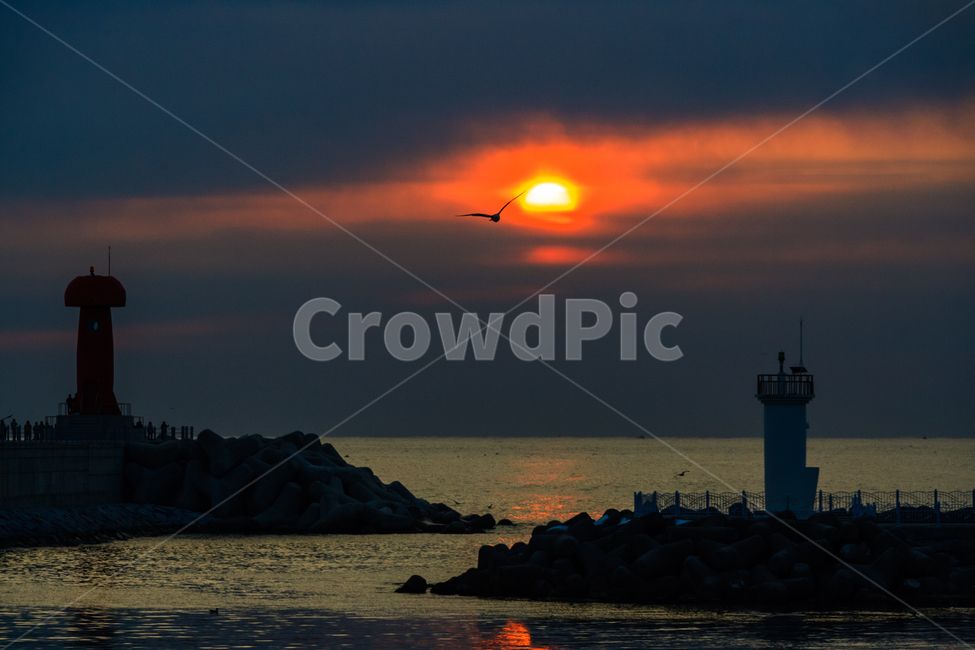 바닷가,일몰,태양,바다,하늘,실루엣,황혼,자연,풍경,nature,landscape,등대,lighthouse,architecture,건축물,building,건물,tower,탑