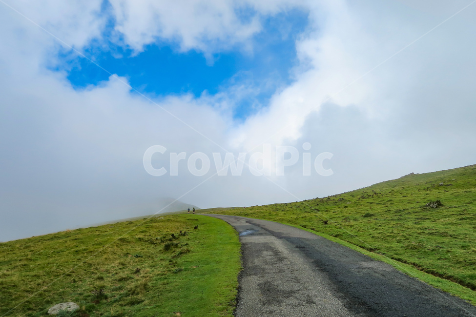 산티아고순례길,순례길,pilgrim,peregrino,순례,스페인,caminodesantiago,road,도로,dirtroad,자갈,gravel,흙길,자연,옥외,outdoors,nature,피레네산맥,피레네