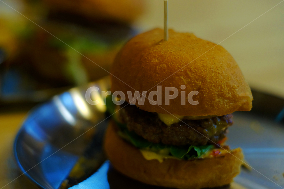 햄버거,수제버거,버거,반쪽,맛집,음식,요리,음식,식재료,요리,food,cook,meal,dishes,food reserves,빵,bread,양식,서양음식,서양요리,western food,western dishes,western meal,western cook