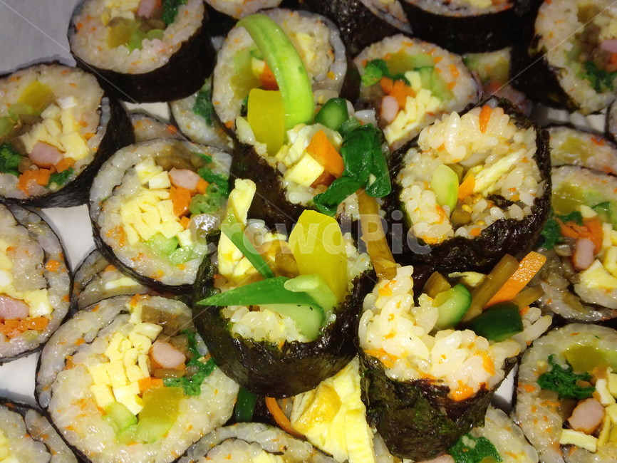 김밥,김,당근,오이,단무지,우엉,식사,소풍,시금치,음식,식재료,요리,food,cook,meal,dishes,food reserves