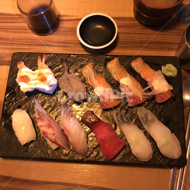 초밥,스시,연어초밥,초밥세트,sushi