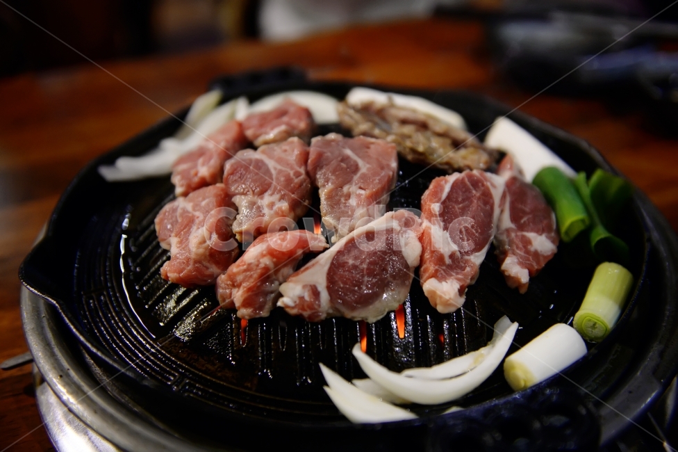 양고기,고기,양,식당,맛집,식사,밥,꼬치,화로,구이,안주,야식,육류,음식,식재료,요리,양갈비,lamb,food,china,chinese,restaurant,meal,meat,cook,dishes,파,양파,음식,식재료,요리,food,cook,meal,dishes,food reserves,육류,고기,meat
