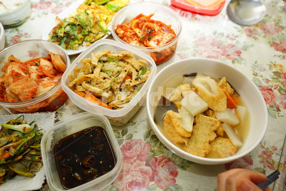 집밥,음식,오뎅,어묵,김치,식사,식탁,저녁,우리집,국물,한식,한국식,반찬,먹거리,푸드,안주,안주거리,음식,식재료,요리,food,cook,meal,dishes,food reserves,한식,한국음식,한국요리,korean food,korean dishes,korean meal,korean cook