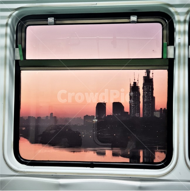 window,창문,새벽,건물,하늘,지하철,감성,sky,buildings,dawn,dawning,빨강,subway,seoul,서울,한강,river,city,도시