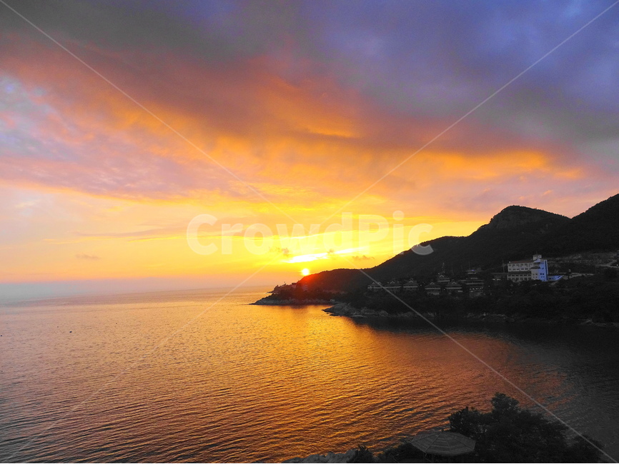 변산반도,모항,부안,석양,노을,바다,저녁,밤,해,섬,구름,열정,태양,주황색,빨간색,검은색,풍경,자연,풍경,nature,landscape,outdoors,옥외,dusk,황혼,sunset,일몰,dawn,새벽,sky,하늘,red sky,붉은 하늘