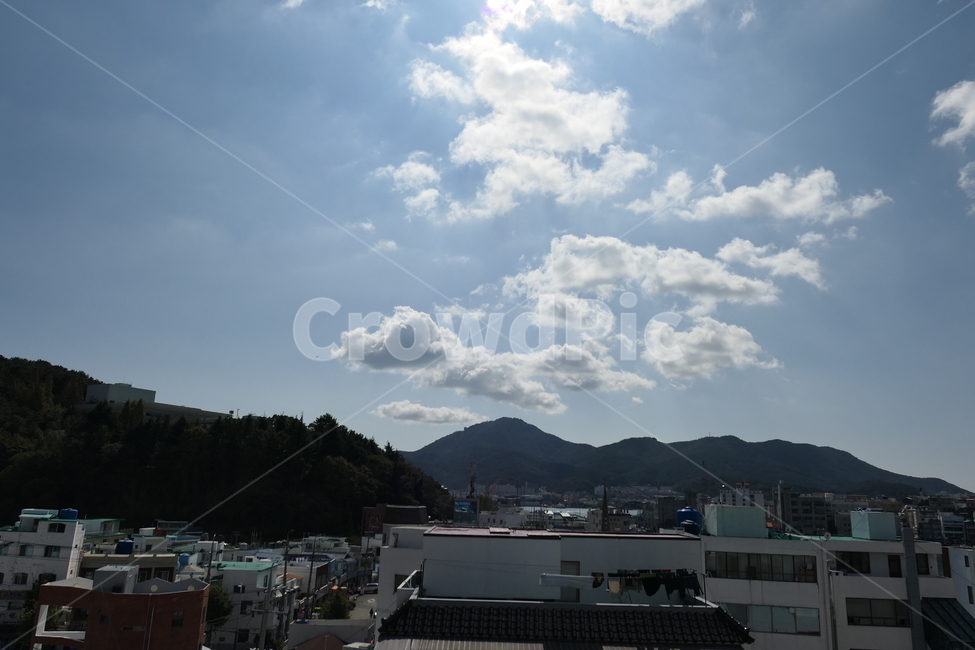가을하늘,하늘,하늘풍경,하늘구름,오후하늘,햇살,오후햇살,가을풍경,통영,weather,날씨,nature,자연,cumulus,outdoors,적운,cloud,구름,sky,옥외,도시,풍경,city,landscape