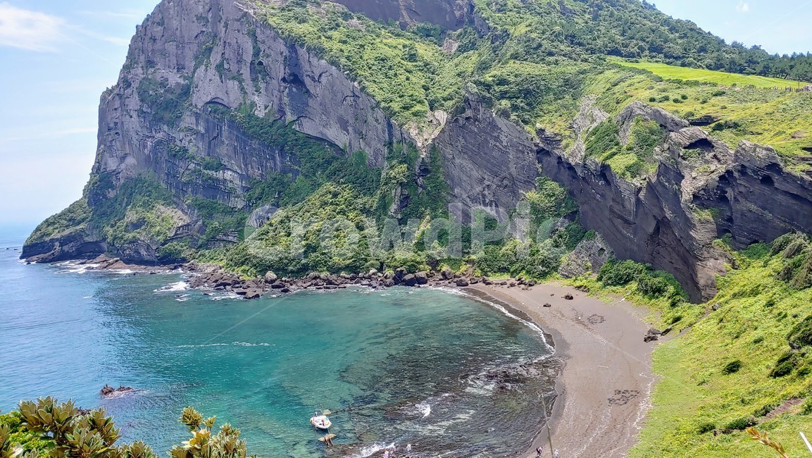 제주도비경,성산일출봉,jejuisland,seongsanilchulbong,제주도,nature,beach,sea,자연,바다,제주해변,제주도화산지형,제주도,jeju,jeju island,promontory,곶,outdoors,옥외,water,물,ocean,대양,scenery,풍경,shoreline,해안선,landscape,경치