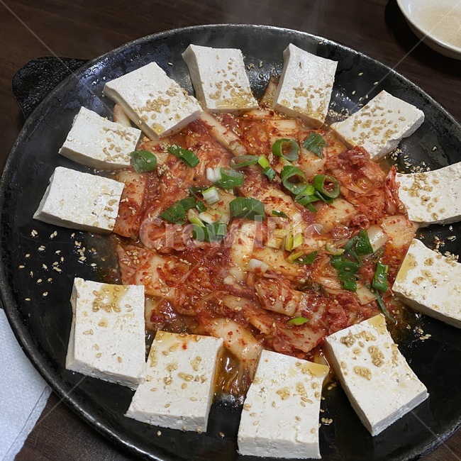 두부김치,한식,korea,koreafood,tubu,kimchi,김치,두부,파,food,요리,음식,음식,식재료,요리,food,cook,meal,dishes,food reserves