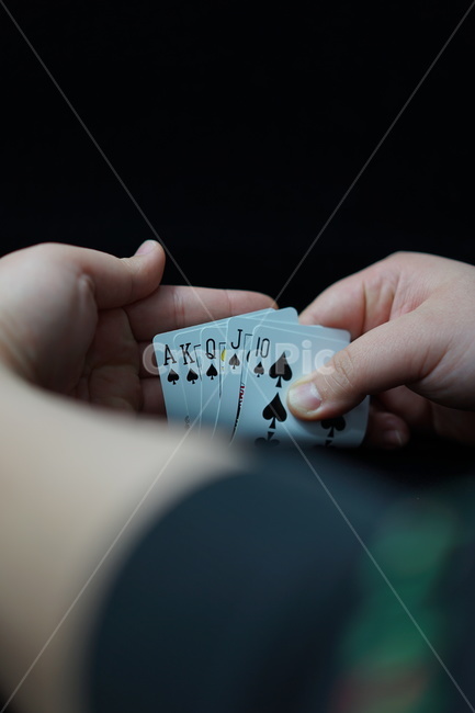 포커,원카드,카드놀이,카드게임,도박,플레잉카드,트럼프카드,playingcard,trumpcard,poker,손가락,사람,인물,인간,human,person,신체일부,몸,body,게임,오락,놀이,game,play