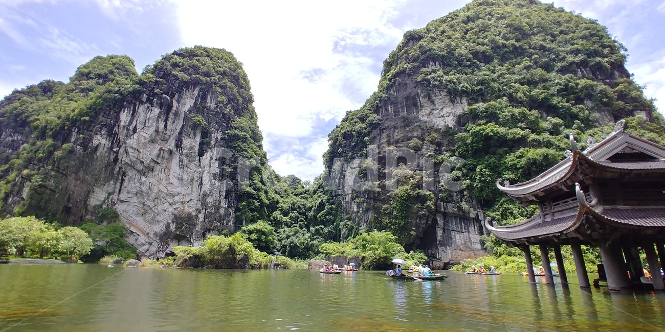 베트남,닌빈,풍경,호수,하늘,동양풍,동양,자연,풍경,nature,landscape,해외,외국,세계,foreign,oversea,world,세계자연풍경,해외자연풍경,외국자연풍경,world nature landscape,water,물,shoreline,해안선,outdoors,옥외,sea,바다,ocean,대양,land,땅,coast,연안