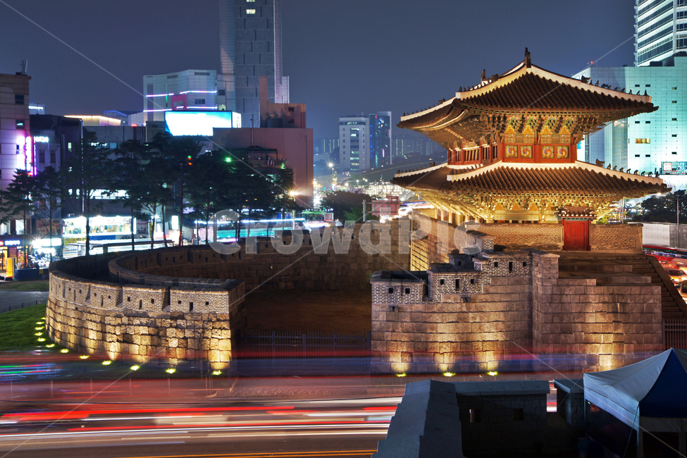 동대문,흥인지문,성곽,옹성,동문,고건축,보물제1호,야경,야경,밤,풍경,nightscape,night,landscape,한국전통,한국문화,korean traditional,korean culture,랜드마크,landmark,tourist attraction,한국랜드마크,한국관광지,한국명소,korea landmark,korea tourist attraction,건축물,건물외관,exterior,building,structure,architecture,construction
