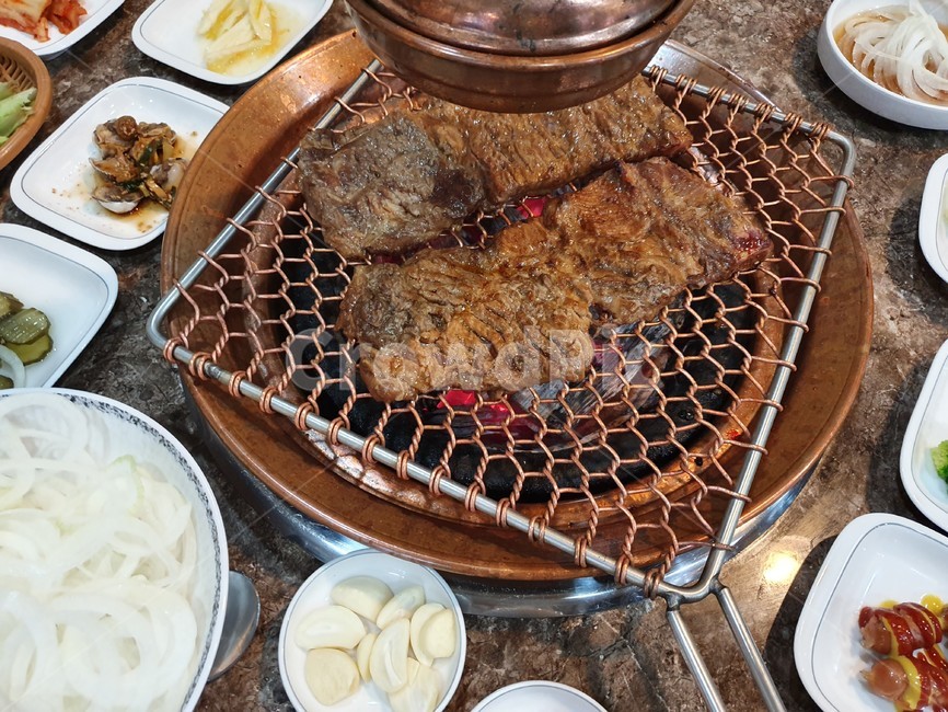 돼지갈비,숯불갈비,숯불돼지갈비,양념갈비,갈비집