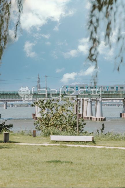 1호선,한강철교,지하철,기차,한강다리,교통수단,파란하늘,대한민국,한국도시풍경,한국도시경관,도심,깨끗한,맑은,city,seoul,korea,landmark,현대,교량,peaceful,평화로운,편안한,휴식처,힐링,안락한,따뜻한,warm,분위기,교통,교통수단,traffic,transportation