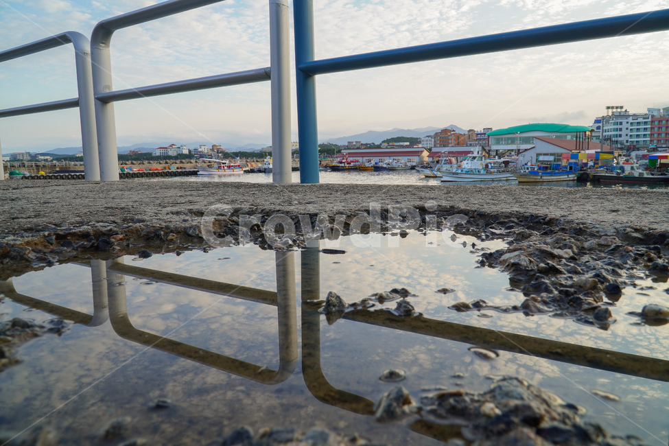 물,난간,바다,배,항구,비,어업,fishery,fishing industry