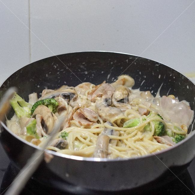 스파게티,면류,양식,주방,조리,요리,크림파스타,크림스파게티,음식,식재료,요리,food,cook,meal,dishes,food reserves,면류,면요리,noodles,양식,서양음식,서양요리,western food,western dishes,western meal,western cook