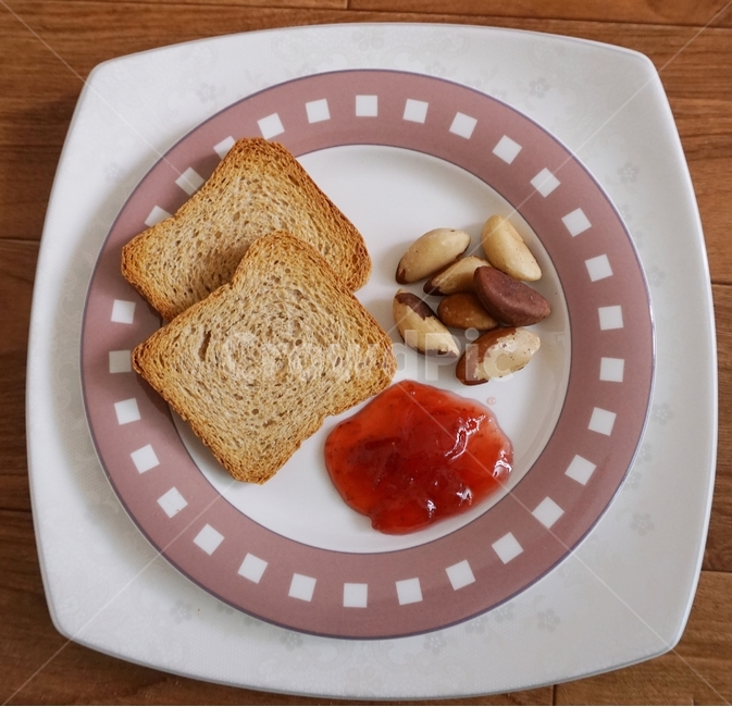간식,식빵,넛트,디저트,딸기잼,음식,식재료,요리,food,cook,meal,dishes,food reserves,빵,bread,디저트,간식,후식,dessert,snack