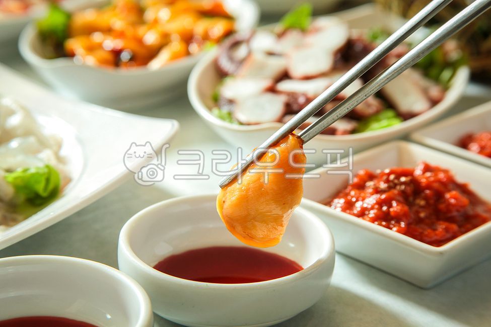 문어,문어회,문어숙회,숙회,문어요리,돌문어,자연산회,수산물,해산물,해물,해물요리,멍게,자연산멍게,해삼,별미,맛집,음식점,횟집,요리,한국음식,한국횟집,food,음식,식사,그릇