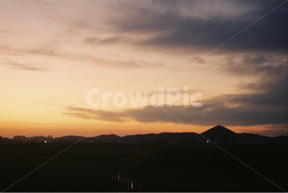 대천,야경,풍경,하늘,필름,필카,감성,시골,구름,노을,해,자연,풍경,nature,landscape,outdoors,옥외,flare,플레어,light,빛,dusk,황혼,sunset,일몰,sky,dawn,새벽,red sky,붉은 하늘