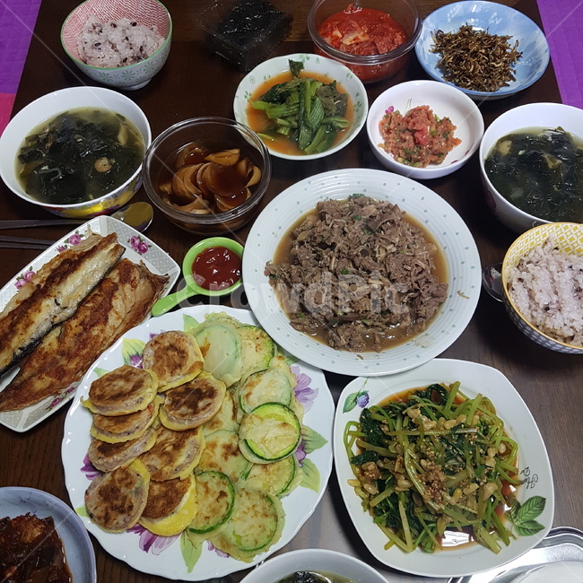 birthday,side dish,meal,koreanbirthday,dining table,home food,rice,birthday prize,food,koreanfood