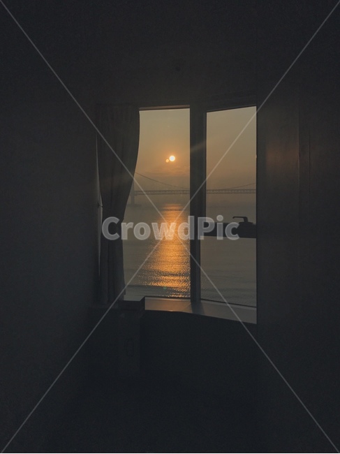 새벽,창문,해,바다,다리,노을,dawn,daybreak,sunset,window,bridge,sea
