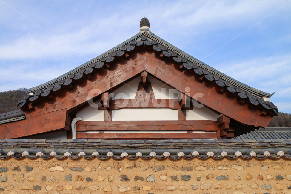 한옥,전통가옥,기와,담벼락,건물,한국문화,건축물,지붕,한국전통,exterior,building,structure,construction,architecture,kreantraditional,koreanculture