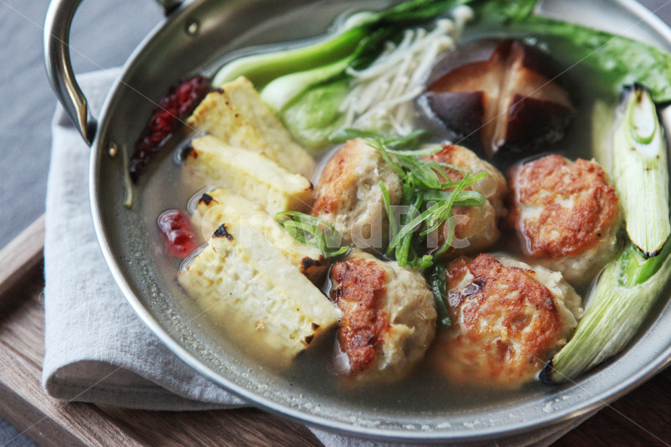 요리,플레이팅,푸드,식재료,전골,plaiting,food,음식,레시피,cook,한식,한국음식,koreanfood,koreanrecipe,koreancook,접시,냄비,스키야키,스끼야끼,두부,버섯,청경채,완자,파,음식,식재료,요리,food,cook,meal,dishes,food reserves