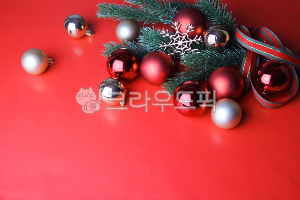 luxurious,Christmas,yearend party,accessories,part,ribbon,snowflake shape,sparkling,theme background,gold,red,ball,ornament,white,velvet,background,copy space,decoration,party,object