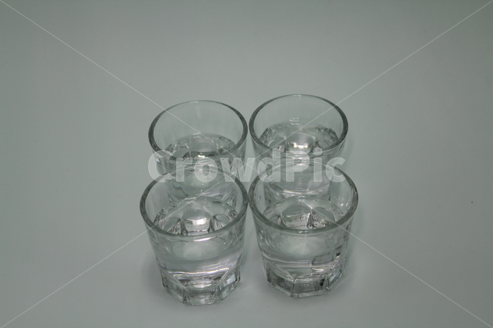 소주,소주잔,술잔,알콜,음주,한잔,소주잔들,투명,투명한잔,투명소주잔,사물,물건,오브젝트,thing,object,matter