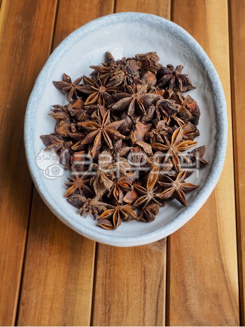 스타아니스홀,향신료,팔각,팔각향,별모양,아니스,인도음식,향기,음식,유기농,요리,요리재료,갈색,중국음식,아시아음식,건조식품,식물,향료,staranisehall,spice,octagon,octagonal,starshape,anise,indianfood,scent,food,organic,cooking,cookingingredients,brown,chinesefood,asianfood,dryfood,plant,spices