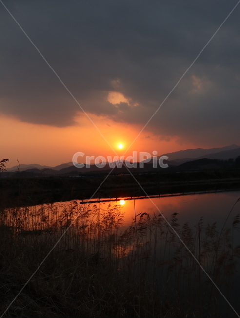 노을,일몰,자연,한국,시골,구름,장관,풍경,nature,sunrise,cloud,자연,풍경,nature,landscape,outdoors,옥외,dusk,황혼,sunset,sky,하늘,dawn,새벽,red sky,붉은 하늘