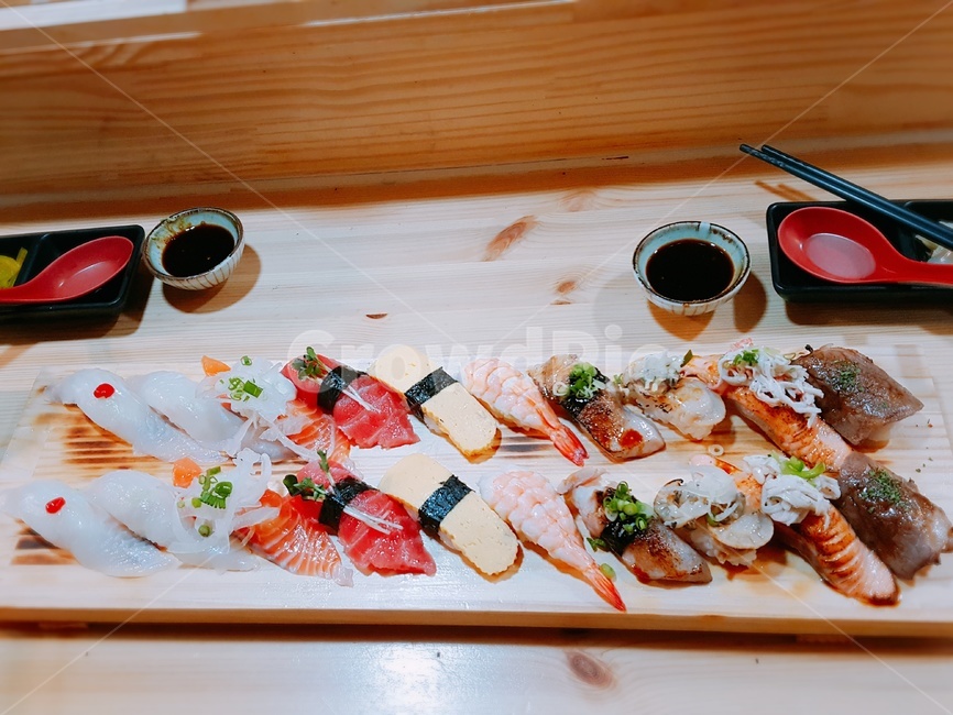 초밥,회,간장,계란,새우,소고기,조개,오징어,음식,식재료,요리,food,cook,meal,dishes,food reserves,일식,일본음식,일본요리,Japanese food,Japanese dishes,Japanese meal,Japanese cook