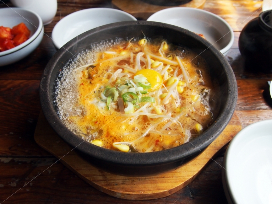 해장국,콩나물해장국,전주,음식,국,찌개,뚝배기,음식,식재료,요리,food,cook,meal,dishes,food reserves,한식,한국음식,한국요리,korean food,korean dishes,korean meal,korean cook