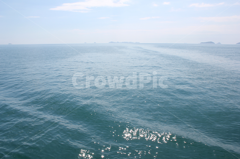 beach,blue,cloud,coast,coastline,day,far,island,mountain,nature,ocean,sea,sky,water,wave,하늘,구름,파랑,블루,먼산,산,섬,바다,물결,푸른바다,풍경,자연,낮,파란색,물,바닷물,아쿠아,에메랄드빛,에메랄드,반짝임,윤슬
