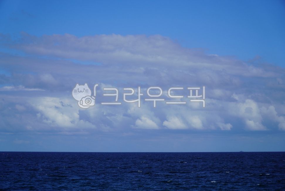 sea,clouds,sea day,east sea,blue sea,day,emotion,summer,scenery,blue sea,east sea,vacation,summer vacation