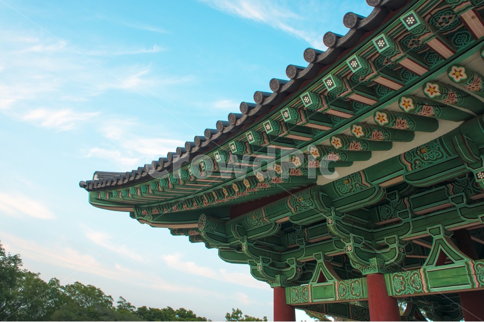한옥,처마,한국,한국전통,전통문양,하늘,한국적인,경주,기와,korea,풍경,한국전통,한국문화,korean traditional,korean culture,건축물,건물외관,exterior,building,structure,architecture,construction