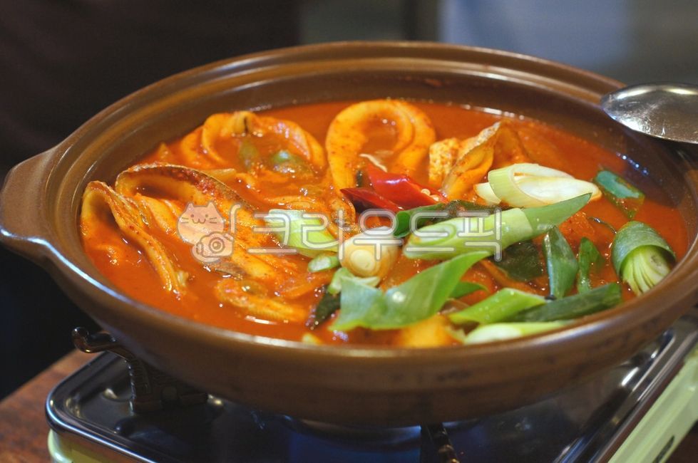 ,stewedjejubeltfish,plating,Braised cutlassfish,local food,fishdishes,Jeju local food,jejulocalfood,fishcuisin,galchijorim,Korean food,kfood,cooking,foodpresentation,seafood,food,braisedcutlassfish,fish dishes,Jeju braised cutlassfish,fish,Plating,localfo