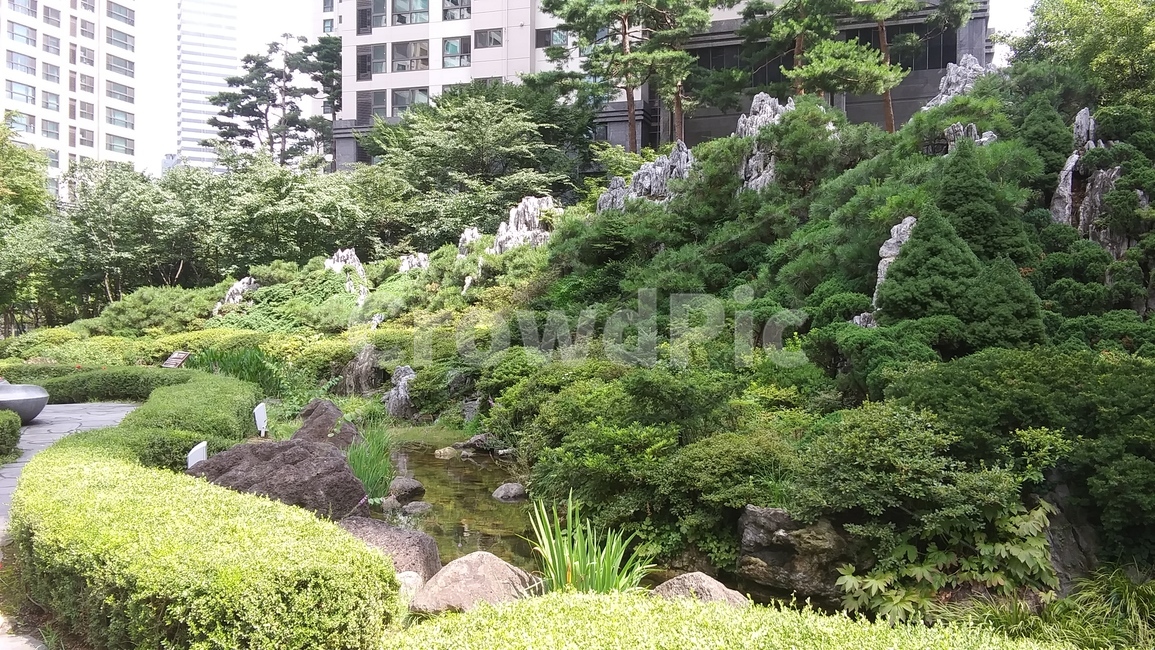 금강산,금강산모형,아파트,정원,공원,자연,경치,물,맑은물,시넷물,녹색,나무,전원,풍경