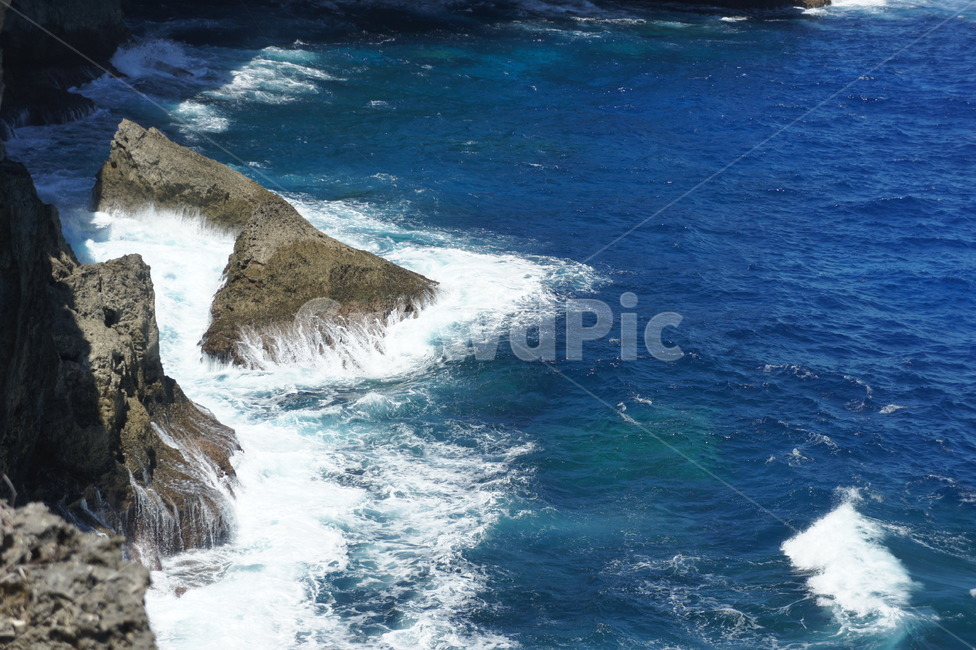 파란색,파도,wave,flow,sea,ocean,대양,water,물,푸른,맑음,바다,낭떠러지,돌,promontory,곶,land,nature,자연,outdoors