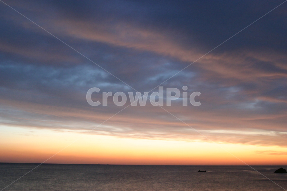 일몰,sunset,바다,해안가,sea,beach,동해,아름다운,빨강,바닷가,화려한,자연,nature,하늘,sky,cloud,구름,햇빛,햇살,sunlight,sunshine,태양,sun,풍경,landscape,view,scenery,배경,자연이미지,경치,해질녁,장엄한,석양,노을,붉은노을,불타는,황혼,땅거미