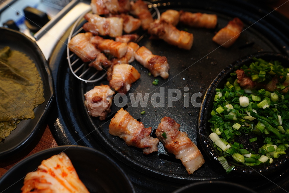 고기,삼겹살,불판,술안주,먹방,돼지,음식,한식,구이,육식,푸드,식사,단백질,먹거리,음식,식재료,요리,food,cook,meal,dishes,food reserves,육류,고기,meat
