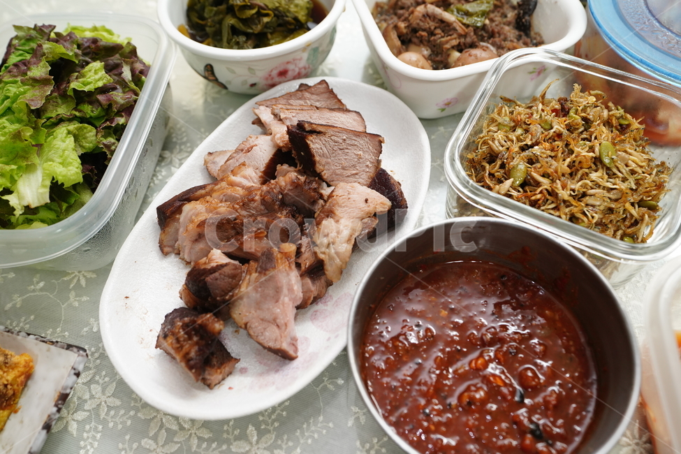수육,한식,쌈장,상추,멸치,반찬,음식,식사,안주,먹거리,푸드,고기,육류,돼지고기,음식,식재료,요리,food,cook,meal,dishes,food reserves,육류,고기,meat
