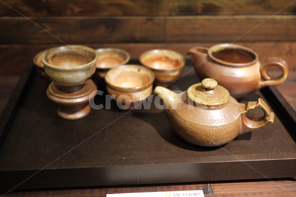 다기,전통차,찻잔,한국전통,토기,전통,다기세트,컵,갈색,사물,녹차,앤틱,koreantea,antiques,asia,asian,background,brown,ceramic,culture,cup,drink,east,herb,koreantraditional,object,oriental,tea,teapot,traditional,vintage,wooden,set,사물,물건,오브젝트,thing,object,matter