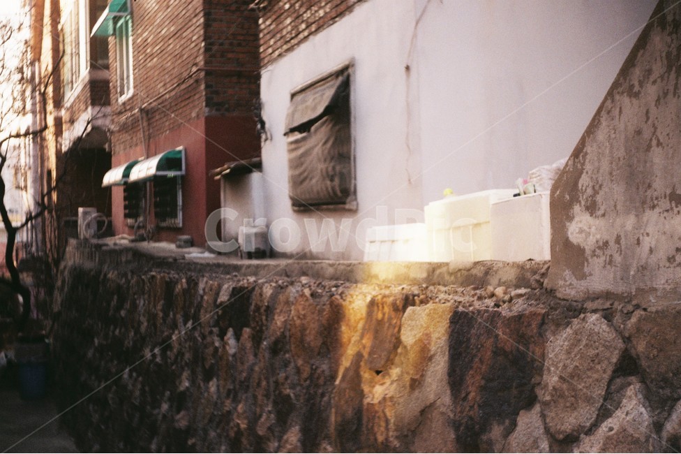 벽,벽돌,골목길,필름카메라,감성사진,건축물,건물외관,exterior,building,structure,architecture,construction