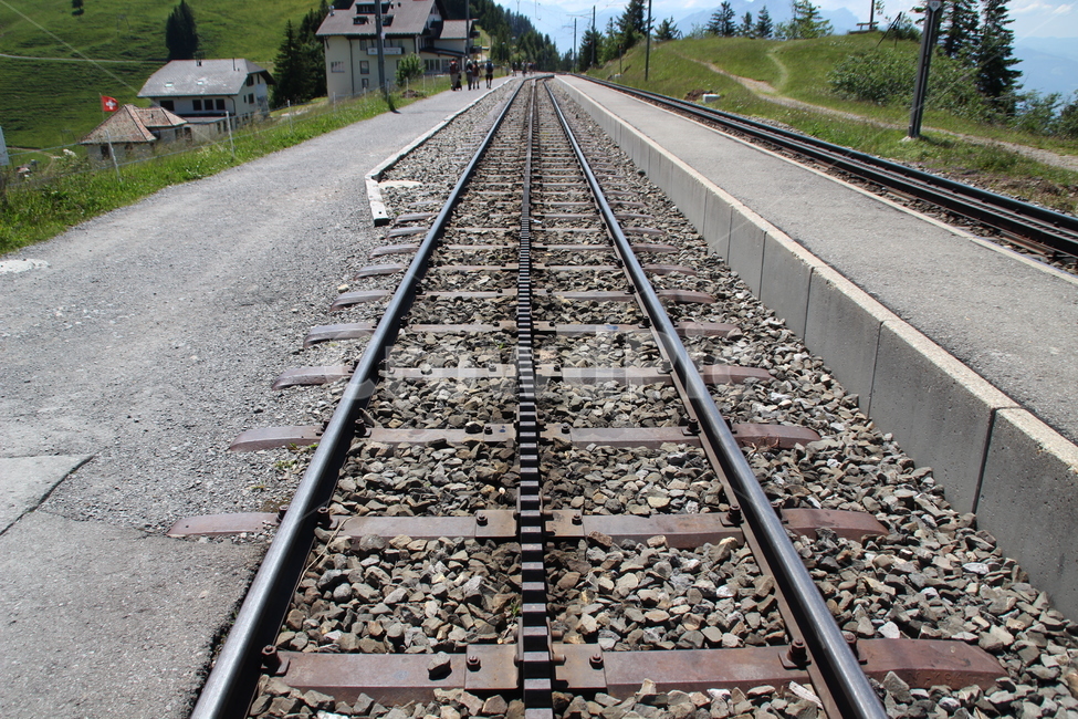 스위스,리기산,산악열차,swiss,rigimountain,mountaintrain,해외,외국,세계,foreign,oversea,world,교통,교통수단,traffic,transportation,train track,기찻길,rail,레일,railway,철도