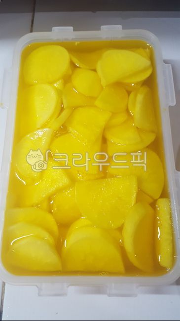 yellow pickled radish,Pickled radish,homemade,Homemade Pickled Radish,Delicious pickled radish