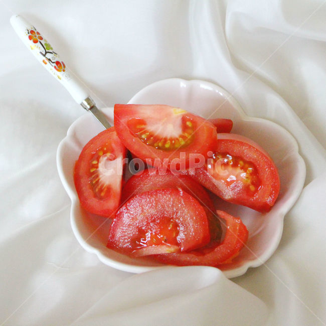 감성사진,토마토,채소,식재료,열매,음식,붉은색,붉은과일,red,tomato,연출,컨셉,야채,과일,음식,식재료,요리,food,cook,meal,dishes,food reserves,채소,야채,vegetables