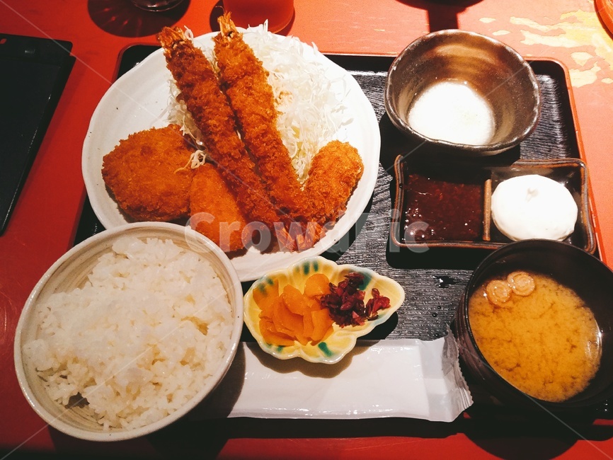 식당,식사,요리,밥,일식,일본,정식,튀김,새우튀김,고로케,덴뿌라