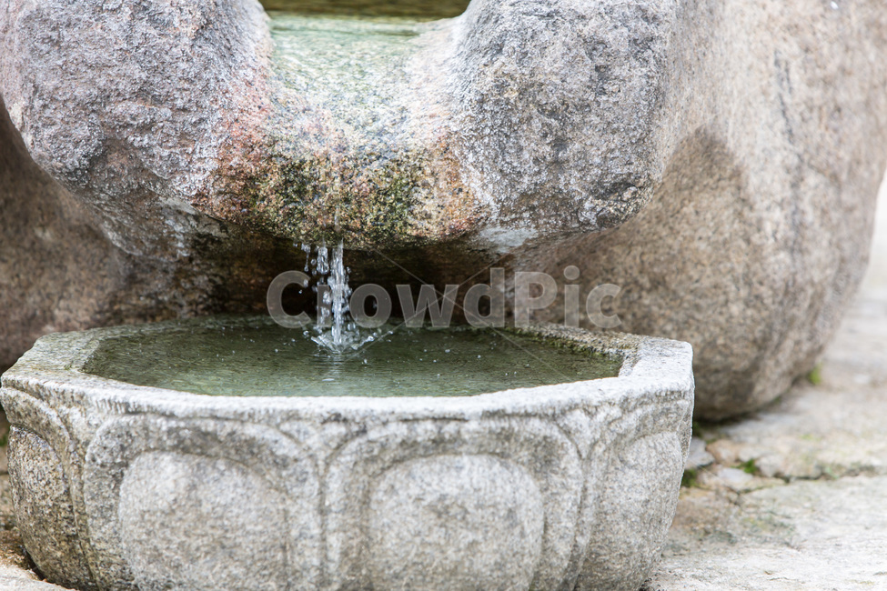 약수,정화수,기원,염원,사찰,석조물,한국전통,한국문화,korean traditional,korean culture,조각상,동상,석상,조형물,statue,bronze statue,stone statue,종교,신앙,religion,belief,faith