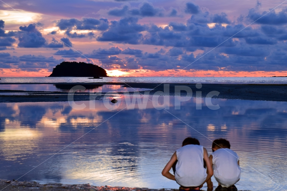 석양,저녁노을,바다,sunset,풍경,자연,휴양,노을,휴가,여름,여름,계절,summer,season,자연,풍경,nature,landscape,사람,인물,인간,human,person,가족,패밀리,family,어린이,어린아이,child,children,kid,친구,우정,friendship,companion,여행,휴가,traveling,vacation,trip,outdoors,옥외